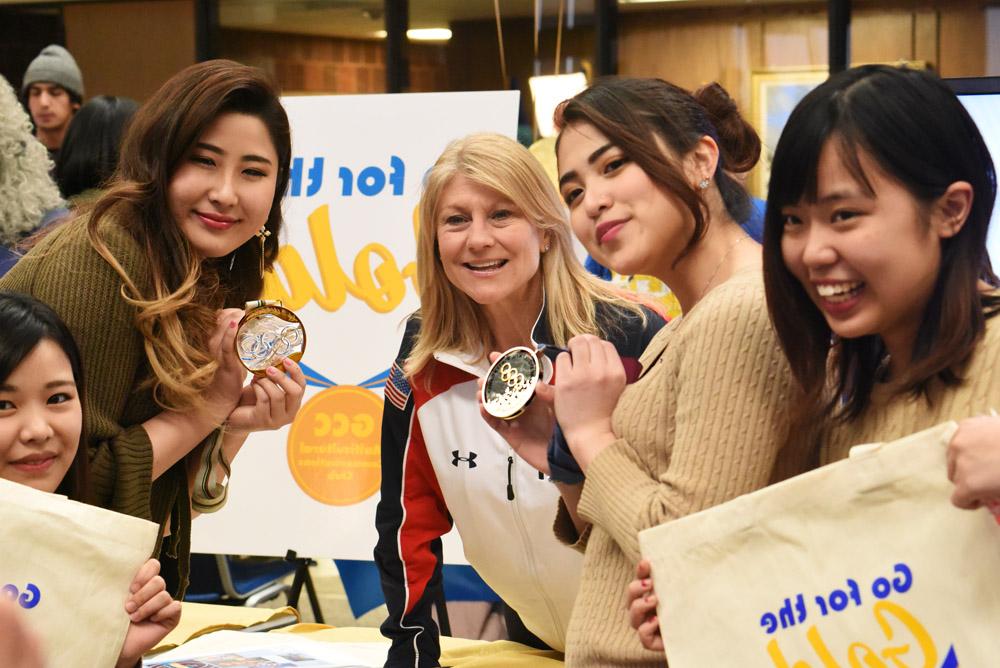 students with gold medal